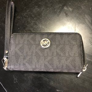 NWT Michael Kors Fulton Wallet/clutch
